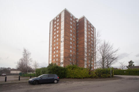 Buy-to-Let Opportunity | Tenant Currently Situated | 2 Bedroom Flat | Spacious Rooms | Prime Rental Location Within Salford