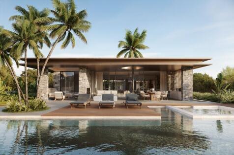 Pool and Exterior (2