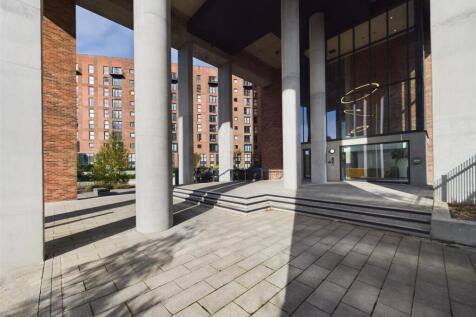 CAM01231G0-PR0080-STILL020