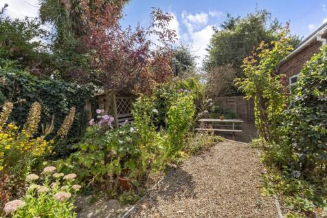 15 Foamcourt Waye_018.JPG