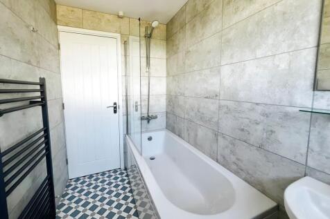 240da946-Bathroom...