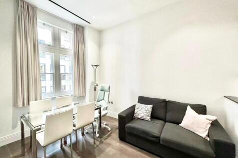 An exclusive development that sits on the world famous Chancery Lane, within a short stroll of iconic Strand, Covent Garden, Lincoln's Inn Fields and The City of London,A 24 hr concierge is ready to p