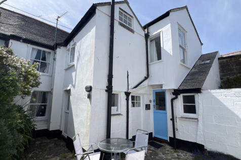 3 Bedroom Mid Terraced House for Sale