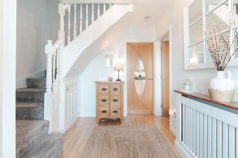 8 Levens Close (2 of 37).jpg