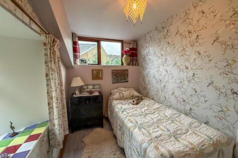 WhatsApp Image 2025-11-05 at 16.03.48_114df6cc.jpg