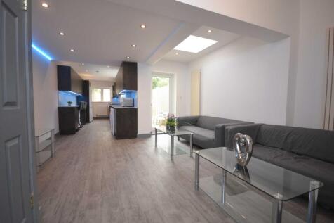 6 Bedroom Terraced in RG1 5NP