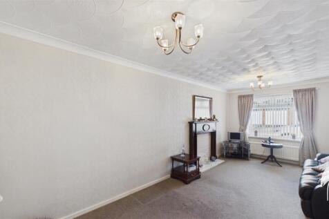Lounge & Dining Area