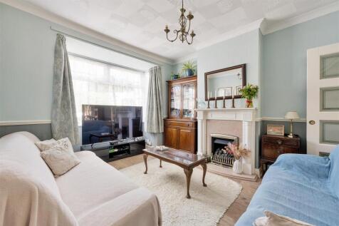 Ainslie Wood Road, E4