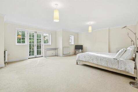 Bedroom One.jpg