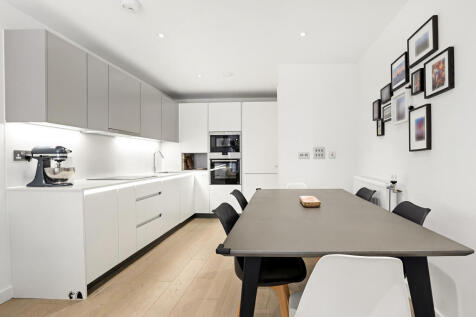 Kitchen | Dining Area