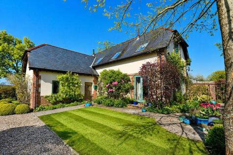 Elcombe Barn_Side Aspect