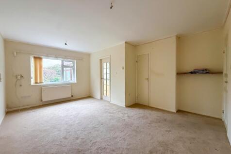 Lounge-Dining Room