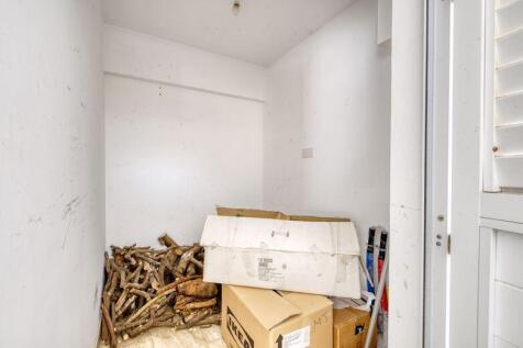 Outdoor storage unit