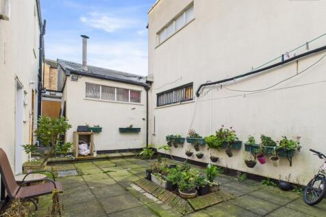 Communal Courtyard Garden