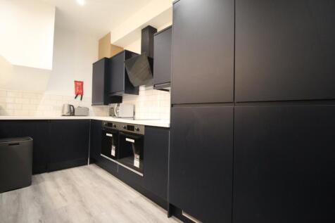 6 Bedroom Terraced in PO4 0LP