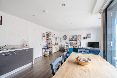 1353633-4-68c81f1...