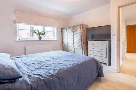 1a, Bumbles Green (25).jpg