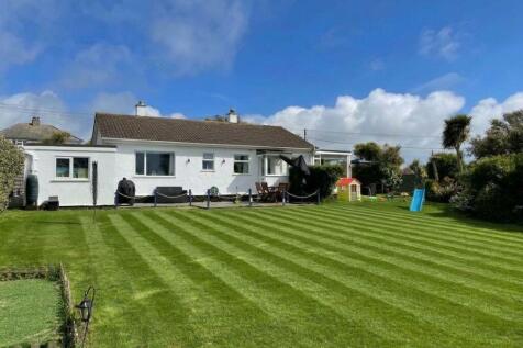Large sunny garden