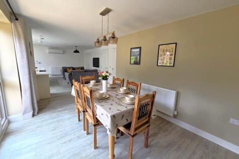 Kitchen - Dining - Family room