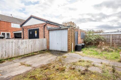 Driveway/Garage
