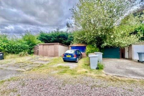 Driveway/Garage