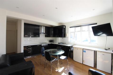 5 Bedroom Semi-Detached in SO15 2HG