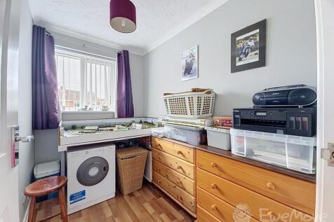 single bedroom presently hobby room