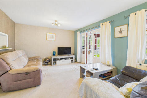 CAM04968G0-PR0042-STILL005