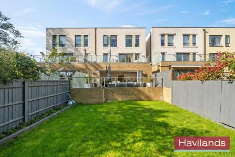 Wellston Crescent-6.jpg