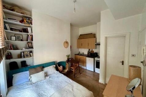 Rent-A-Home is delighted to present this well-lit and spacious first-floor studio flat, ideally located on Amhurst Road. This furnished property includes a double bed, wardrobe, and chest of drawers,