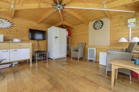 Internal summer house