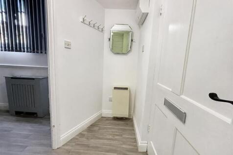 HALLWAY FLAT 3.jpg