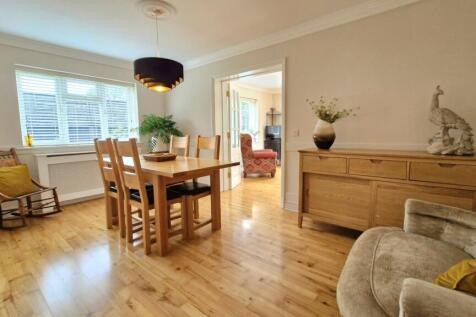 Bungalow - Dining Room