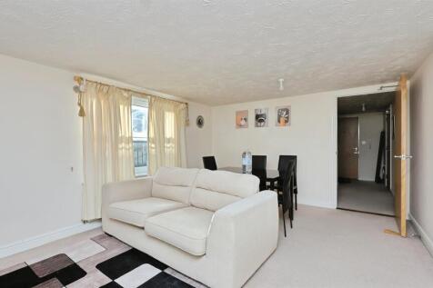 2-Bed at Caddow Road