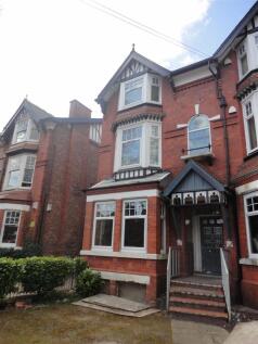WONDERFUL WEST DIDSBURY! This stunning one bedroom apartment located a short walk from West Didsbury Metro Link Station and local amenities. This first floor period property has contemporary fittings