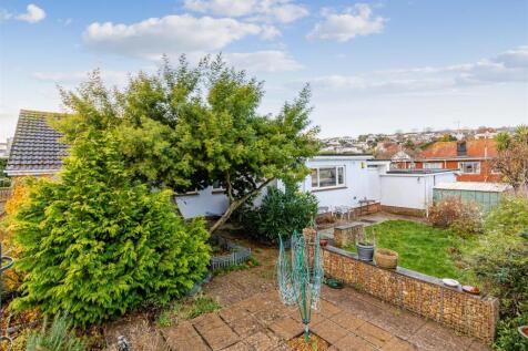 A09 - Southway Headland Road, Torquay - 251203.jpg