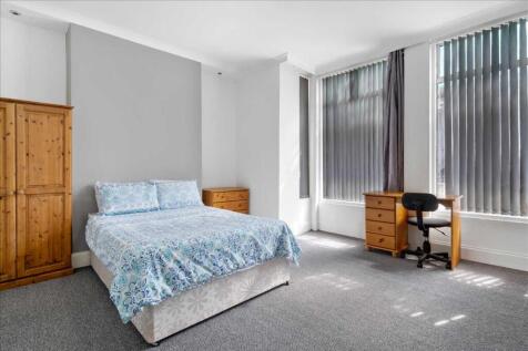 2 Bedroom Flat in PL4 6JA