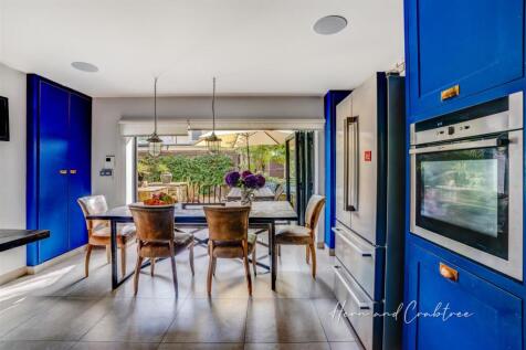 Wyndham Road, Pontcanna, HernCrabtree (7).jpg