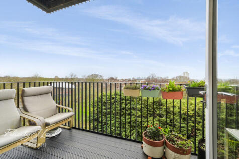 1 bed, 1 bath Apartment in London - Photo 13