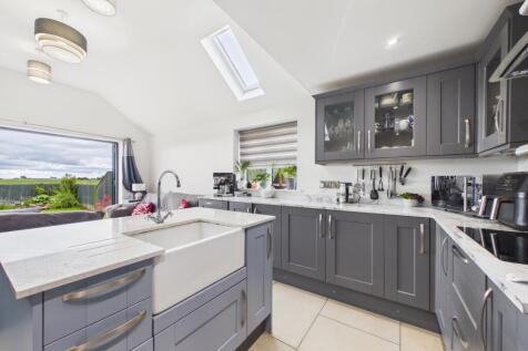 EweMove - Spalding - Weston Hills - Kitchen-Livin