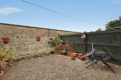 Courtyard garden