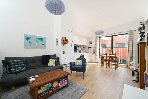 Open Plan Living / Dining / Kitchen
