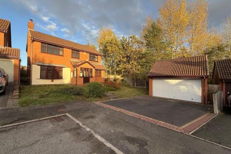 Longleat Drive Dudley 1.jpg