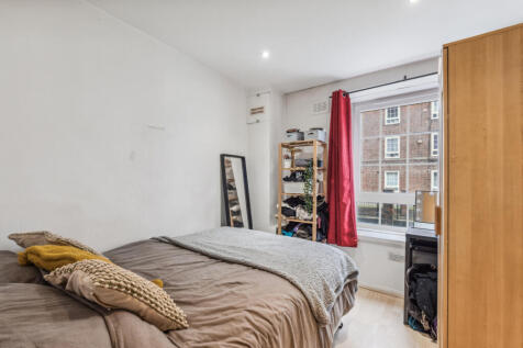 Superb two bedroom, two bathroom apartment in Vauxhall. Ideal for professionals and students alike, comprises two double bedrooms, two bathrooms (one is en-suite) and an open plan kitchen/reception.