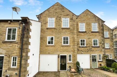5 Bedroom House in BD22 0QG