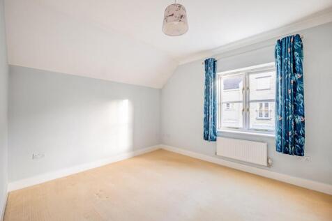 Bedroom 1.jpg