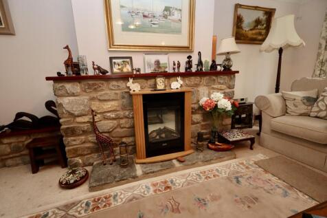 Sitting room feature fireplace