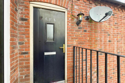 1 Bedroom Flat in DN8 4DS