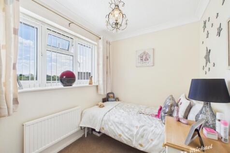 CAM03218G0-PR0690-STILL019