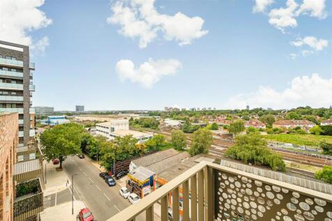 29 Pembrey Court.17.jpg